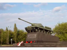 Памятный знак «Танк ИС-3», в честь танкистов-освободителей города Россошь, фотография 3