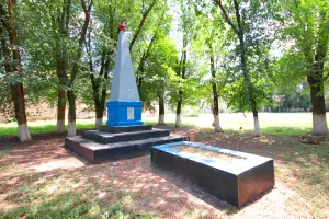Могила танкиста - хутор Маслов, Тацинский район, Ростовская область, фотография 3