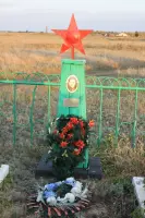 Могила воина ВОВ - хутор Большая Хлоповая, Морозовский район, Ростовская область, фотография 4