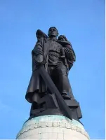 Воин-освободитель в Трептов-парке, Берлин