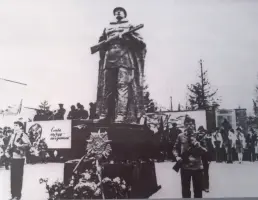 Памятник односельчанам фронтовикам, фотография 2