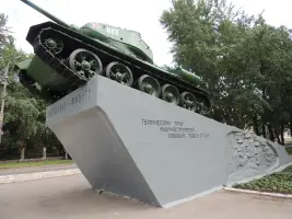 Памятник «Кировчане-фронту»