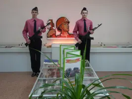 Памятная доска основателям школьного музея "Добровольцы Урала", фотография 4