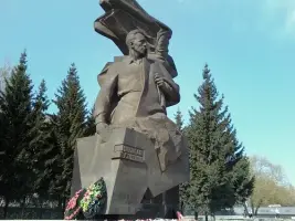 Памятник разведчику Николаю Кузнецову