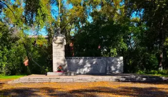 Памятник «Воинам-горнякам шахты им. С. Орджоникидзе, павшим в Великую Отечественную войну 1941 - 1945»