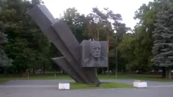 Памятник Генералу Карбышеву в Москве в Северо-западном округе
