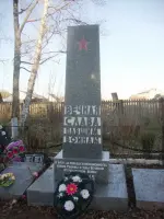 Братская могила советских воинов, погибших в период Великой Отечественной войны, Маловишерский район, дер. Дворищи