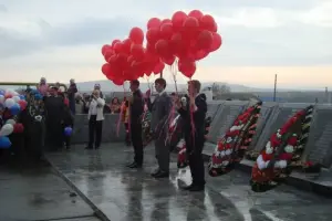 Памятник погибшим жителям поселка Валериановск Свердловской области, фотография 3