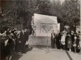 Памятник партизанке-разведчице Дмитриевского партизанского отряда 1-й Курской партизанской бригады В.М. Терещенко, фотография 5