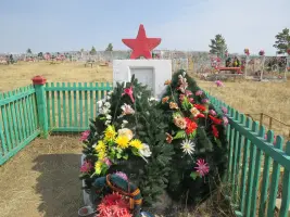 Братская могила погибшим от ран во время войны в госпитале на ст. Ясная