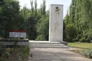 Братская могила воинов ВОВ – поселок Донской Зерноградский район, Ростовская область