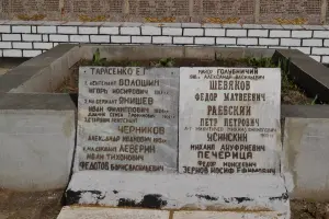 Памятник павшим советским воинам.Деревня Нижнее Муханово Троснянского района Орловской области, фотография 5