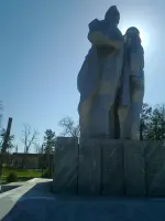 Мемориал воинам ”ЧЕСТЬ И СЛАВА”, погибшим в годы Великой Отечественной войны. Братская могила, фотография 2