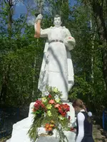 Памятник ОДНОСЕЛЬЧАНАМ ПАВШИМ СМЕРТЬЮ ХРАБРЫХ В БОЯХ ЗА РОДИНУ 1941−1945 гг. (Журавки), фотография 3