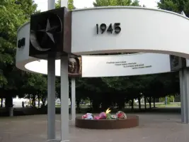 Мемориальный комплекс «Сквер Памяти» (имени 40-летия Победы) в городе Славянске-на-Кубани Краснодарского края, фотография 2
