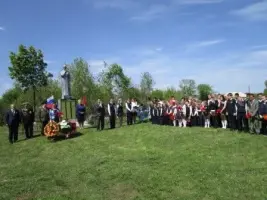 Памятник односельчанам «Скорбящая мать»