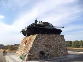 Памятный знак в честь героев 19-го Перекопского танкового корпуса