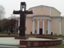 Памятник железнодорожникам, фотография 3