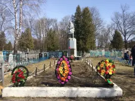 Братская могила 83 советских воинов, погибших в боях с фашистскими захватчиками, фотография 5