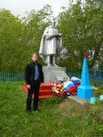 Могила погибшего в 1943 г воина и памятник Ивану Ивановичу Митцеву в деревне Курманово (ул.Советская – на карте, рядом с д. Шиичи)