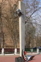 Памятник Герою Советского Союза летчику Евгению Витальевичу Михайлову