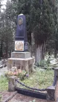 Памятник на городском кладбище воинам Красной Армии и партизанам, погибшим при освобождении г. Ялты, фотография 2