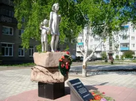 Памятник «Непокорённые», посвящённый детям, испытавшим ужасы войны