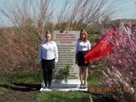 Обелиск героям в поселке Приозерный Усть-Калманского района