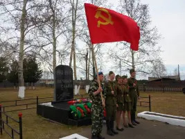 Обелиск Победы в п. Центральный Хазан, фотография 2