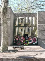 Памятный знак погибшим сотрудникам «Ленфильма», фотография 5