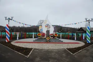 Обелиск Славы погибшим односельчанам, фотография 4
