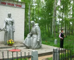 Памятник землякам, погибшим в годы ВО войны
