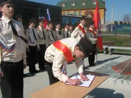Стела-мемориал погибшим односельчанам в ВОВ, обелиск комиссару Гражданской Войны и ветерану-полковнику ВОВ, односельчанину Хабибуллину, фотография 2