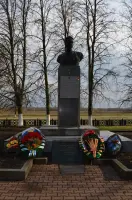 Памятник Герою Советского Союза А. Горовцу