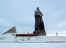 Защитникам Заполярья. Мурманский «Алёша»