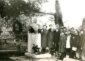 Памятная плита на месте гибели В. П. Годыны, фотография 2