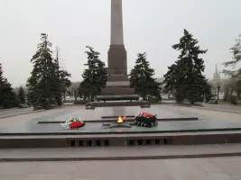 Вечный Огонь и обелиск к 40-летию Октябрьской социалистической революции, фотография 3