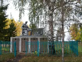 Памятник в центре села Борилово и братская могила в 300-х метрах от южной окраины села Борилого