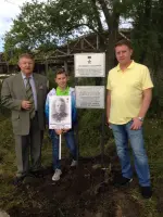 Памятный знак героям десанта гв. майора А. В. Дорофеева