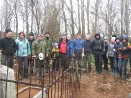 Приведение в порядок могилы Горшкова М. В