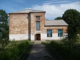 Мемориальная плита на здании МБОУ-СОШ с. Кистендей, фотография 3