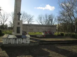 Памятник землякам-односельчанам в с.Родниково, Симферопольского района, Республики Крым, фотография 2
