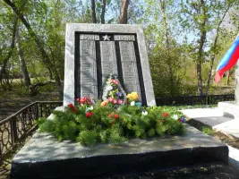Памятник «Воинам-односельчанам, павшим за Родину в Великой Отечественной войне», фотография 3