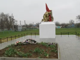 Памятник-братская могила воинам-освободителям хутора Каменная Балка во время Великой Отечественной войны