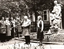 Братская могила советских воинов /1941-1945гг./ в п. Пряжа /памятник истории/
