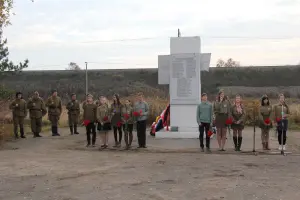 Памятник на месте гибели Особого бронепоезда № 1 «За Сталина», фотография 4