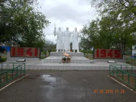 Памятник "Три солдата" (1985)