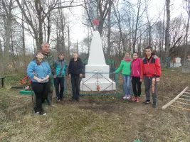 Памятник воину - освободителю в селе Новые Бобовичи Новозыбковского района Брянской области