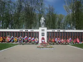 Мемориал погибшим воинам, фотография 2