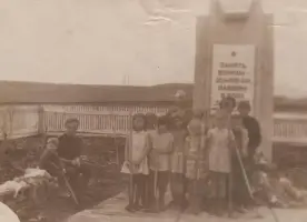 Памятник погибшим воинам в деревне Калы, фотография 2
